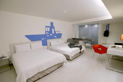 Superior Quadruple Room image 10