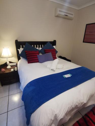 Harties Family studio - Kitchenette non-ensuite Hartbeespoort dam
