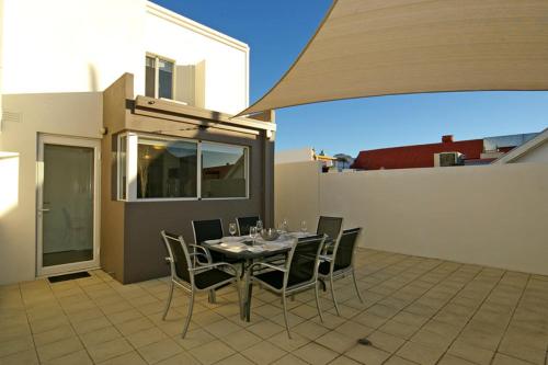 Cityside Upmarket Apartments 1200m from the City