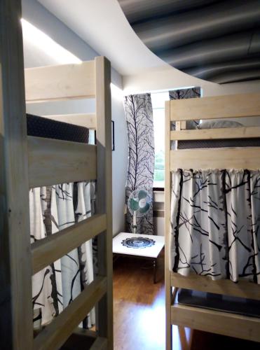 1 bunk bed