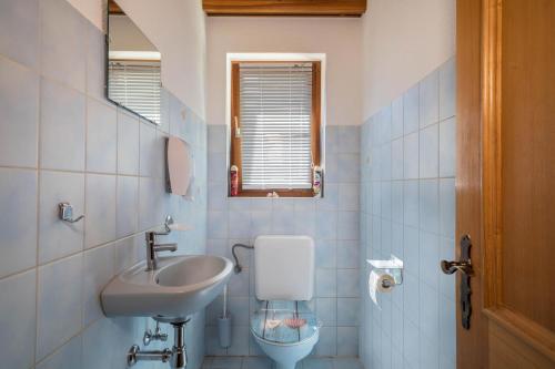 ห้องน้ำ, Villa Kanisblick in บิเซา