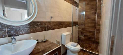 Deluxe Triple Room image 5
