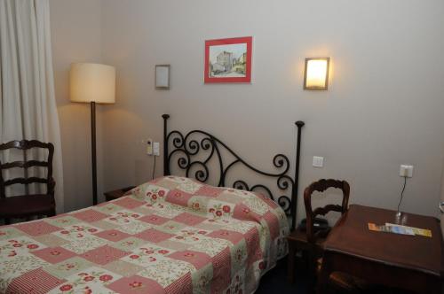 2 twin beds