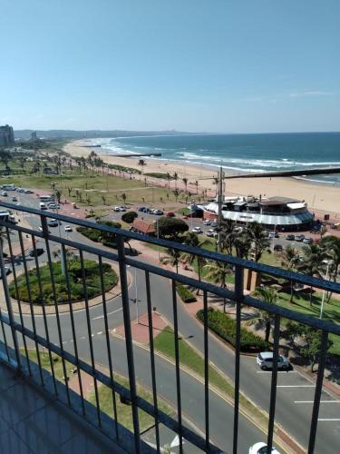 86 windermere self catering apartments in Marine Parade