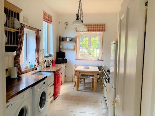 Kitchen, Gwydyr House in Ryde North West