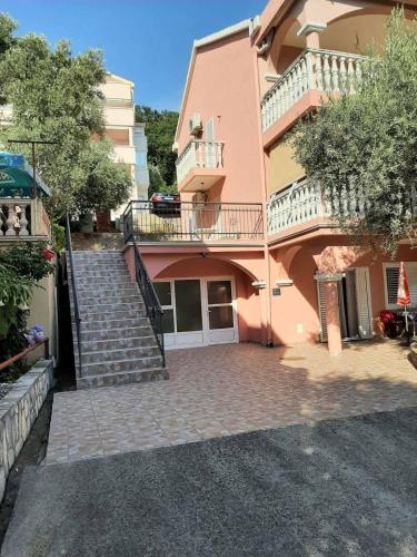Apartment Pavle Perovic