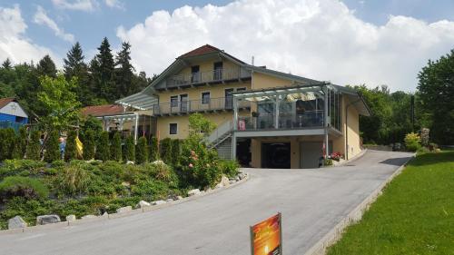 Apartment Bernd - Schöne Ferienwohnung am Rande von Ligist, Pension in Steinberg bei Ligist bei Hitzendorf