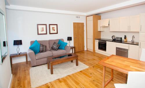 Royal Athenaeum Suites - image 5