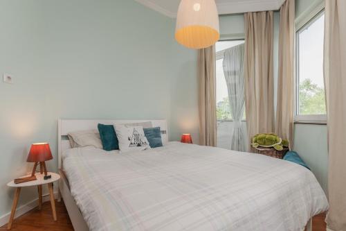 Central Flamingo 2BD Flat - Balcony & Fast WiFi by Flat Mаnager Room Type - Two-Bedroom Apartment