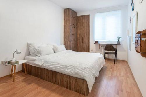 Vivid and Stylish 1 Bedroom Apartment