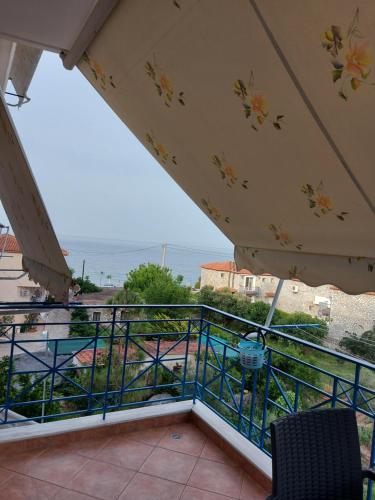 Matina Apartments Tyros in พาราเลีย ไทรู