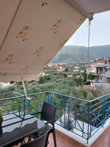 Matina Apartments Tyros in พาราเลีย ไทรู