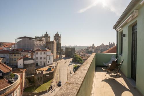 The Cathedral's Terrace, Порту