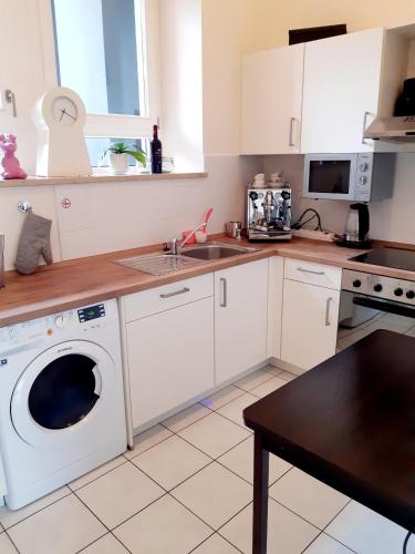 Konyha, Tillyhome in Westliche Aussenstadt