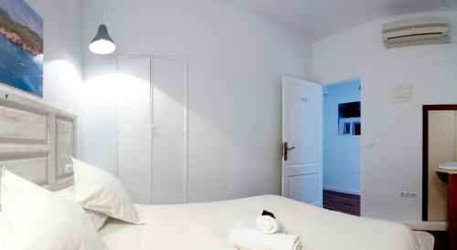 Hostal Ibiza Room Type - Double Room with Shared Bathroom