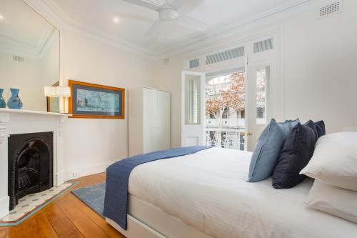 Modern CBD Heritage-Listed Victorian Terrace House