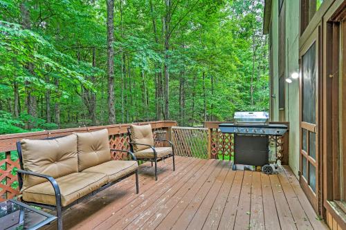 The Hideout - Lake Ariel Cottage with Pool Access! - main image