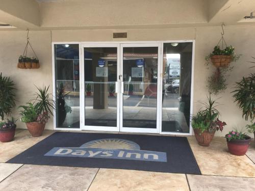 Days Inn by Wyndham Port Charlotte Town Center