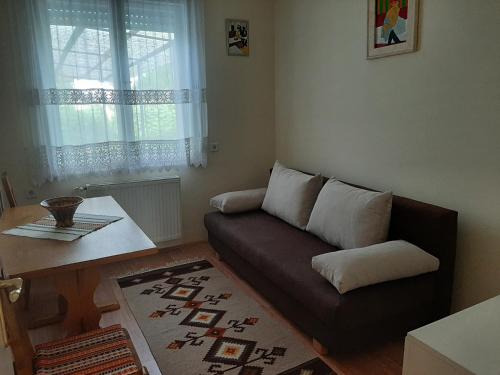 Új Élet Weekend house (Uj Elet Weekend house) in Balatonkeresztur