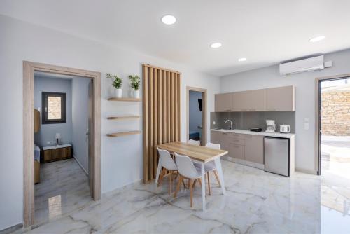 keittiö, Peters Place - Paros Resort in Parasporos