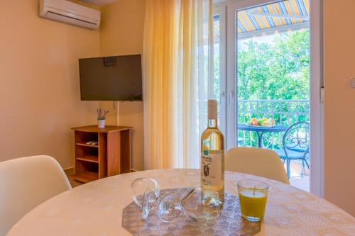 Apartment with Balcony image 10