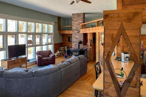 East Burke Home on Kingdom Trails Near Ski Resort in 林肯市中心