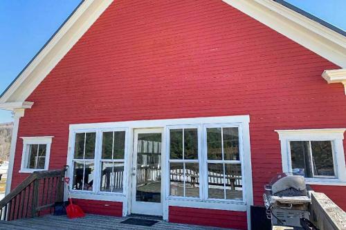 East Burke Home on Kingdom Trails Near Ski Resort in 林肯市中心