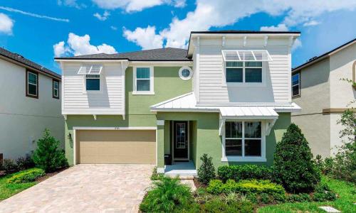 Polished 9 Bdrm Property with Spillover Spa in Solara - image 2
