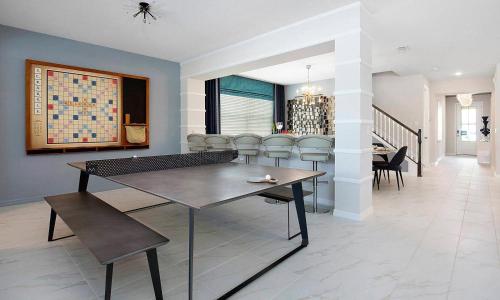 Polished 9 Bdrm Property with Spillover Spa in Solara - image 9