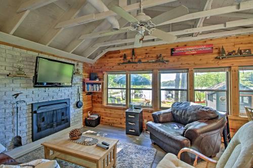 Waterfront Getaway with Beach Paddle Boat Fire Pit - image 7
