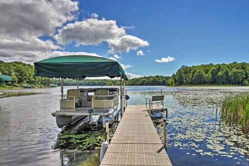 Waterfront Getaway with Beach Paddle Boat Fire Pit - image 12