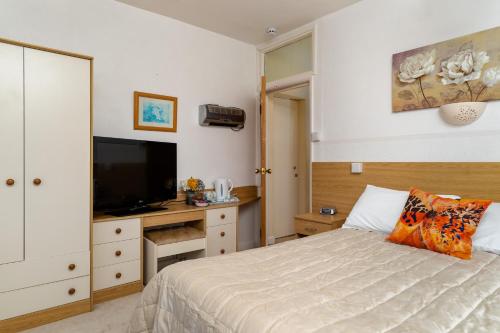 Torland Seafront Hotel - all rooms en-suite, free parking, wifi