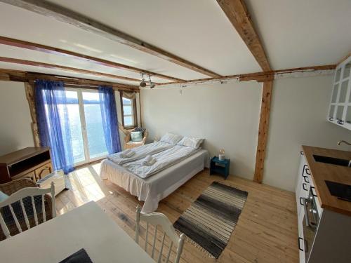 1 double bed