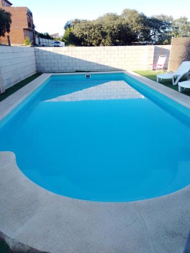 Úszómedence, Apartamentos Rurales Tierras de Granadilla in Zarza de Granadilla