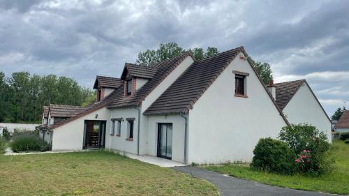 Vacance en rêve avec piscine chauffée à 30 C proche Beauval gîte à louer Saint-Romain-sur-Cher