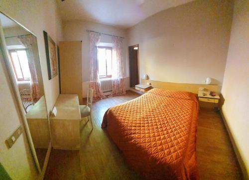 2 twin beds
