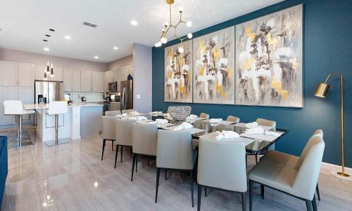 Stylish 10 Bdrm Home with Superhero Themed Bedroom in Solterra - image 6