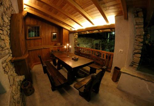 Maison Du-Noyer Chambres et Tables d'Hotes - image 13