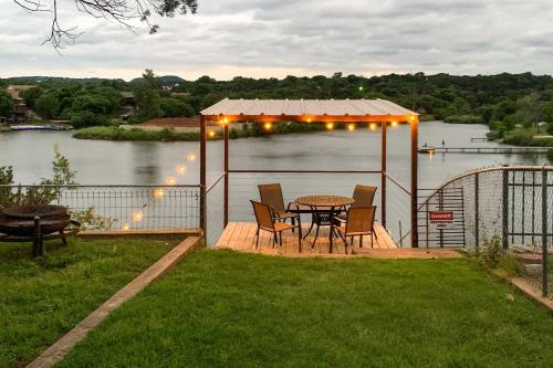 Granbury Getaway with Lake Views 2 Mi to Downtown!