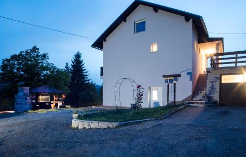  Apartments Vesna, Pension in Slunj