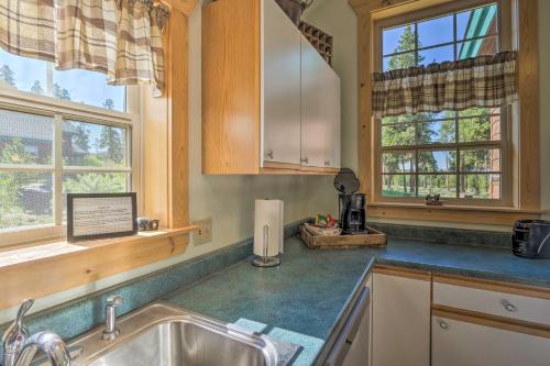 Peaceful Leadville Retreat with Covered Deck! - image 9