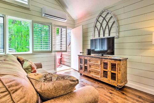 Elegant Sapphire Valley Studio with Resort Amenities thumb 4
