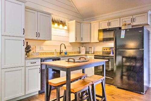 Elegant Sapphire Valley Studio with Resort Amenities detail