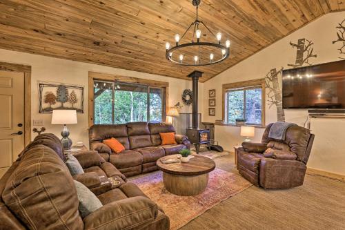 Rocky Mountain Hideaway in Como w/ Hot Tub! – khách sạn tại Khac