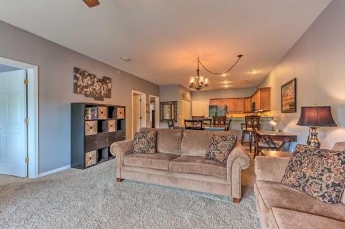 Lake View, Pool Access Idyllic Camdenton Condo!, Camdenton (foto 5)