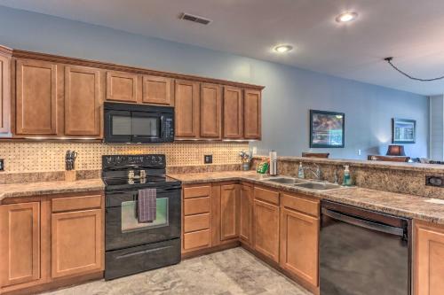 Lake View, Pool Access Idyllic Camdenton Condo!, Camdenton (foto 8)