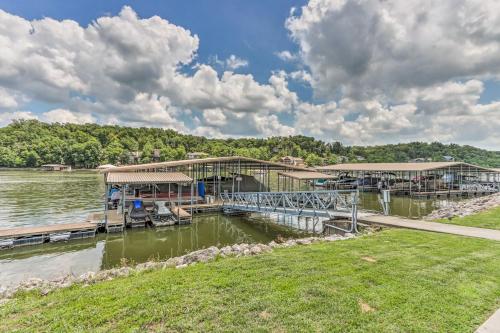 Idyllic Camdenton Condo with Community Pool and Lake!