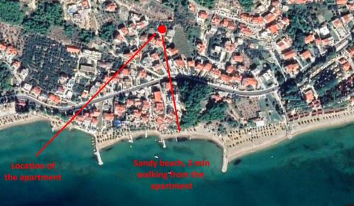 A1 - apt w patio just 3 min walking to the beach
