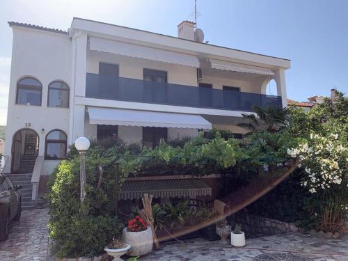 Apartments with a parking space Punat Krk - 13153 Punat 
