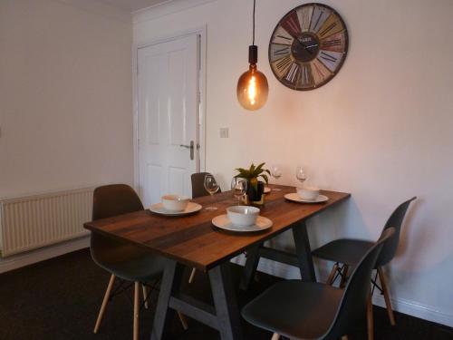 Picture of Sun Gardens Luxe 2 Bed 2 Bath Apartment